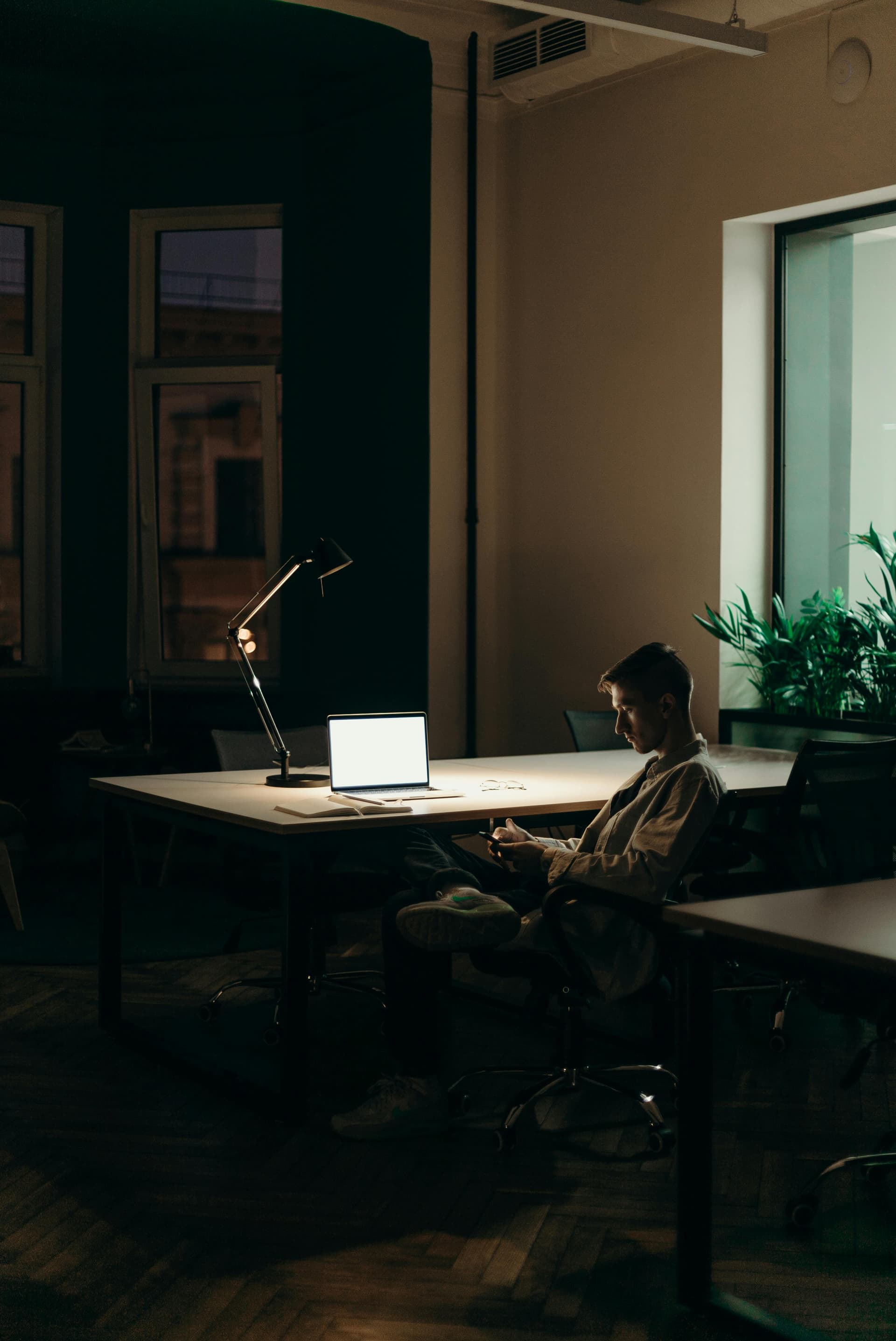 The Truth About Work Hours: Why Nobody Really Works 8 Hours a Day